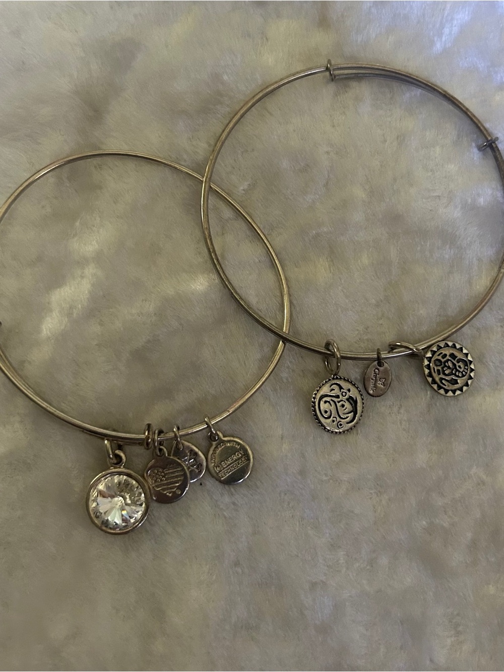 🍀2 - Silver Charm Bangle Bracelet